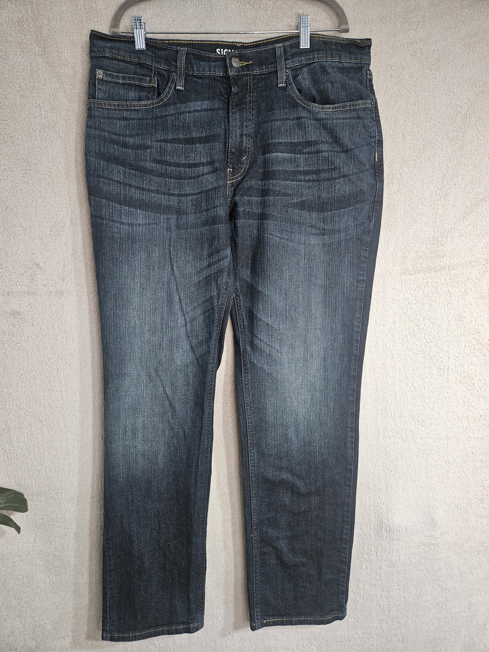 Signature by Levi Strauss Men’s Dark Blue Straight-Leg Jeans - Picture 3 of 8
